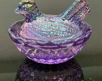 Vintage style Iridescent Carnival Glass Hen Dish, Electroplated Shimmer, Farmhouse Decor (2.75" x 2.5" x 2")
