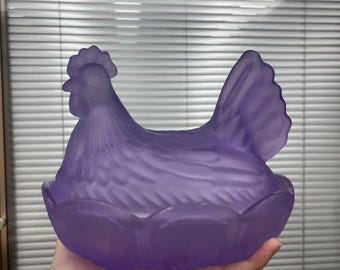 Hen on Nest Glass Dish | 10-Count Egg Holder | Vintage Farmhouse Kitchen Decor