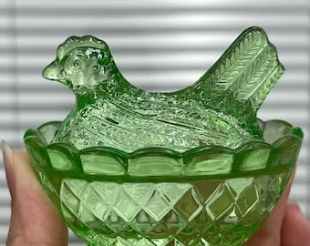 Green Glass Hen on Nest Trinket Dish, Vintage Style Chicken Spice Storage Holder
