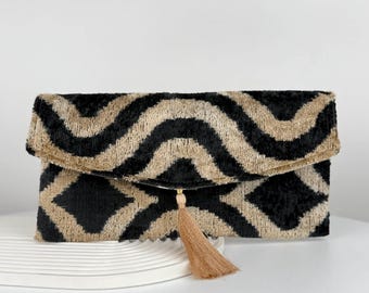 Bolso de mano Ikat de terciopelo de seda negro y beige - Bolso Ikat hecho a mano, bolso bohemio, bolso de noche
