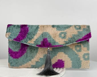 Pochette in velluto di seta ikat verde e viola - Borsa da cocktail formale artigianale, borsetta regalo originale, borsetta da sera boho