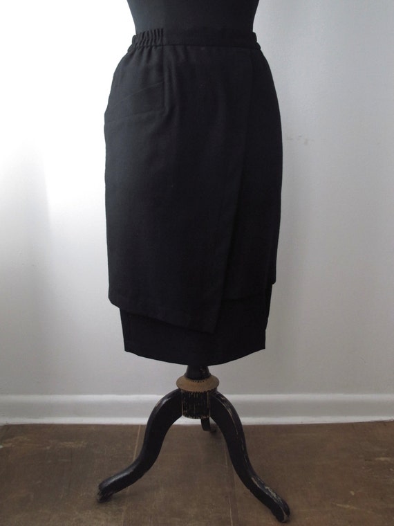 Xiao Studio Elegant Tiered Black Skirt