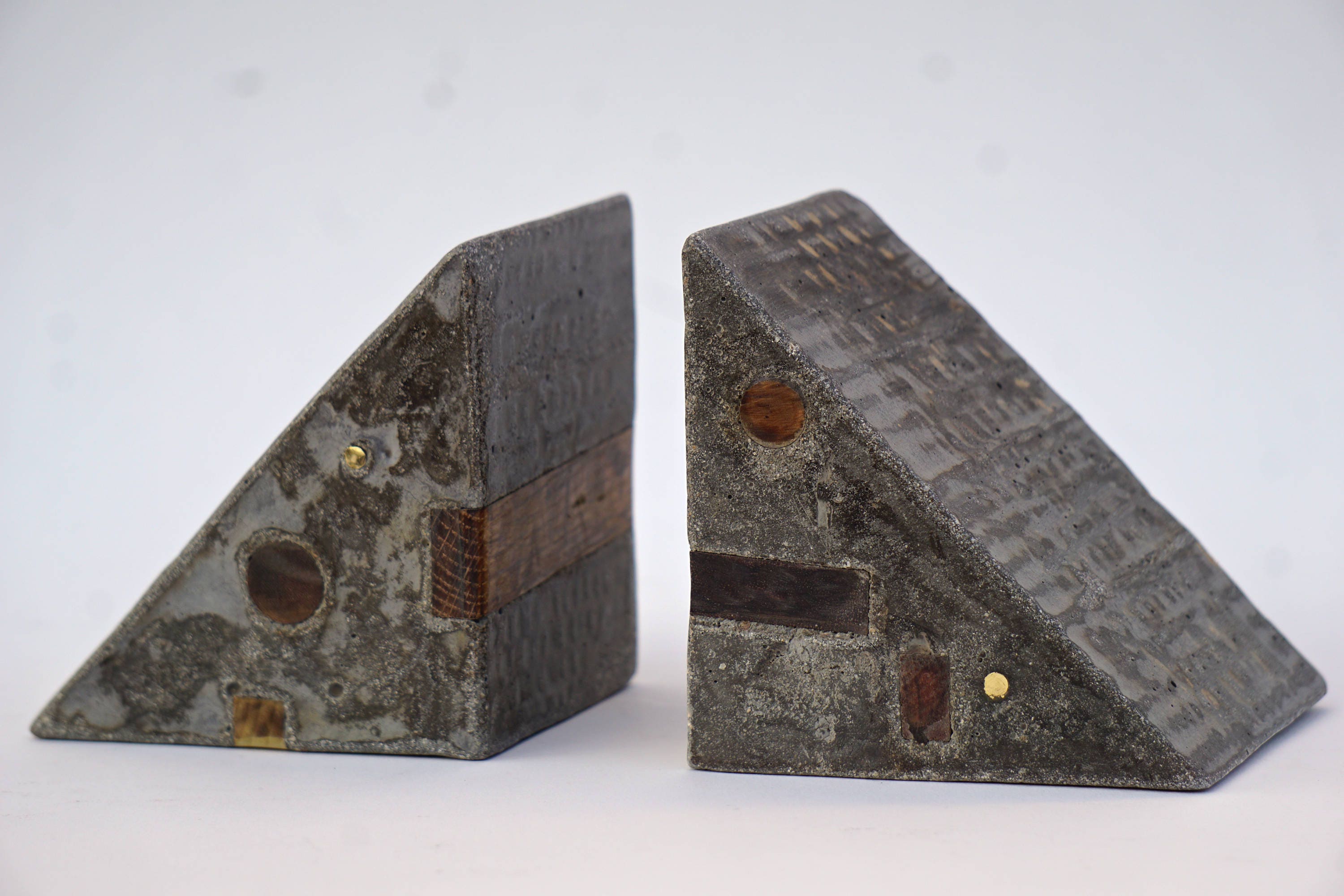 Concrete Bookends/ Book holders / sculptural bookends / triangular book