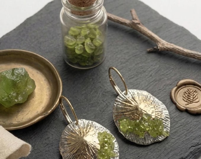 Handmade and original earring, made of silver with gold plating and olivine stone (peridot) - Handmade jewelry, elegant gift for women.