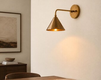 Handgefertigte Messing Wandleuchte, moderne minimalistische Lampe, Schlafzimmer Nachttisch Leuchte