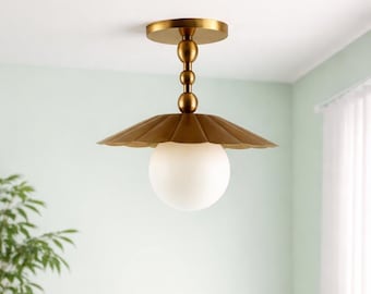 Lámpara de techo de cúpula de latón hecha a mano / Lámpara de globo de ópalo moderna de mediados de siglo