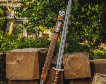 Handgefertigtes Damaszener Stahl Wikinger Schwert mit Scheide für die nordische Ragnar Replik Klinge