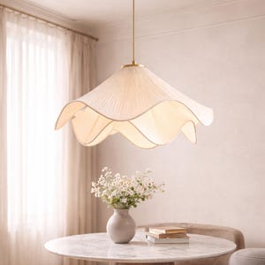 Minimalistische Scandinavische LED-hanglamp – Kroonluchter met witte bloemenstof, moderne hanglamp voor woonkamer, slaapkamer, restaurant en interieur.
