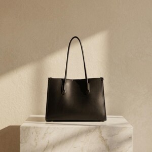 Bolso tote para mujer, sencillo, de gran capacidad, ideal para el día a día. Bolso de hombro versátil.