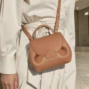 Strukturierte Ledertasche mit oberem Griff - Minimalistische Arbeitstasche, elegante Schultertasche Style C