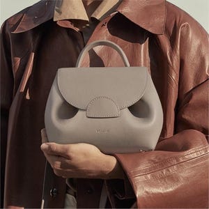 Strukturierte Ledertasche mit oberem Griff - Minimalistische Arbeitstasche, elegante Schultertasche Bild 3