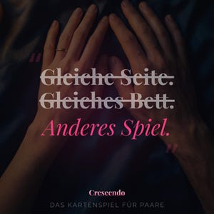 Könnte beinhalten: Rustikales Holzschild mit dem handgeschriebenen Text "Welcome to our home". Das weiß lackierte Schild mit Used-Look hat ein schlichtes, elegantes Design und ist für den Innen- und Außenbereich geeignet.