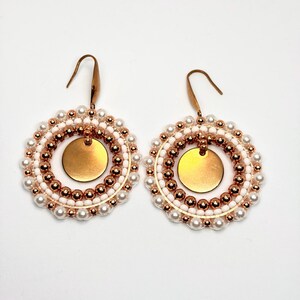 Boho Perlen Ohrringe in Roségold & Weiß – Handgefertigte Statement Ohrringe mit Perlen