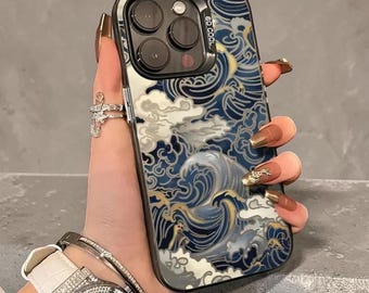 Cover per iPhone con motivo onde giapponesi: cover rigida antiurto in argento galvanizzato (iPhone 11-15)