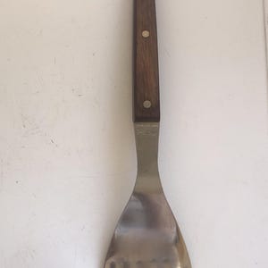 Spatola vintage MCM Ecko Flint in acciaio inossidabile, rara, con fori "Flip", anni '60.