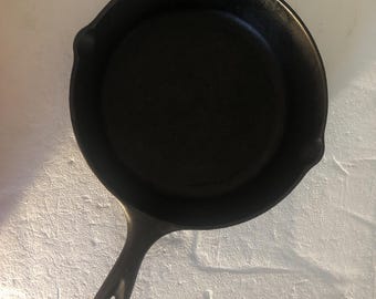 Sartén de hierro fundido Lodge vintage de 8,25 pulgadas. Ya curada, sin muescas. Década de 1990.