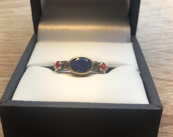 Anillo vintage de plata de ley 925 con lapislázuli y coral rojo, talla 5.75.