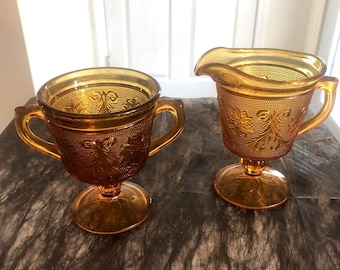 Azucarero y lechera abiertos de cristal ámbar con base, estilo vintage Tiara Sandwich Daisy