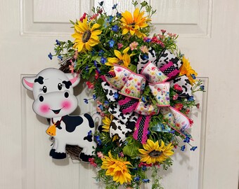 Holstein Cow Wreath, Farmhouse Door Hanger, Summer Front Door Decor, Country Cow Decor, Wildflower Wreath, Sunflowet Decor, 4H Decorations