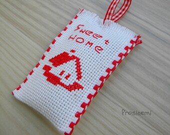 Hand-embroidered lavender bag, small red house, homemade decoration