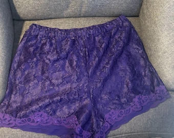 Lencería vintage Victorias Secret Gold Label Purple Lace Tap Shorts Talla L Whimsigoth
