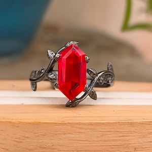 Handgjord rubinbladsring Naturinspirerad minimalistisk ring 925 sterlingsilver vigselring Art Deco juli födelsestensring Förlovningspresenter