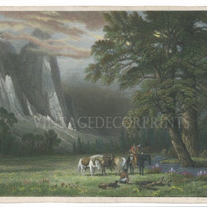 Può includere: Una stampa d'epoca raffigurante un paesaggio con una valle, un fiume, montagne e alberi. Figure a cavallo e con cavalli sono in primo piano. La stampa ha una tavolozza di colori tenui con un cielo nuvoloso.