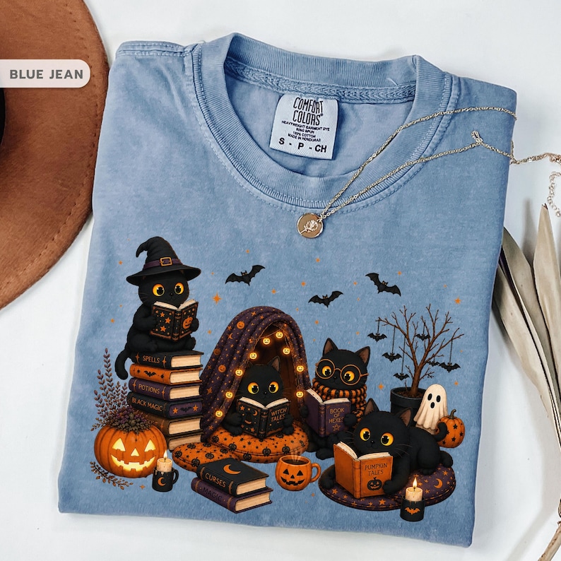 Black Cat Halloween Reading Shirt, Spooky Book Lover Cat Tee, Witchy Reader Gift For Her, Cat Mom Shirt, Librarian Bookish Gift afbeelding 4
