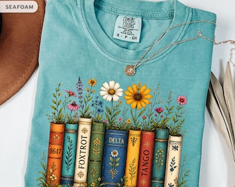 Camiseta Comfort Colors® sutil anti-Trump, camiseta anti-MAGA, camiseta 8647 Books Flowers, regalo de protesta feminista demócrata, camiseta de resistencia