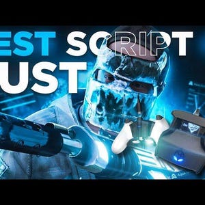 Puede incluir: Una persona con una máscara y chaqueta azul y blanca, sosteniendo un objeto negro. La imagen tiene el texto "BEST SCRIPT IN RUST" en azul y blanco. También se ve un mando de juego blanco y un dispositivo negro.