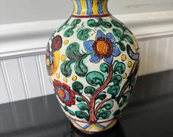 Vaso in maiolica italiana di metà secolo, dipinto a mano.