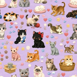 Könnte beinhalten: Ein nahtloses Muster auf hellviolettem Hintergrund mit verschiedenen Cartoon-Kätzchen in unterschiedlichen Posen, durchsetzt mit kleinen Symbolen von Herzen, Sternen, Fischen, Mäusen, Pfotenabdrücken und Milchschalen in einem verspielten Design.