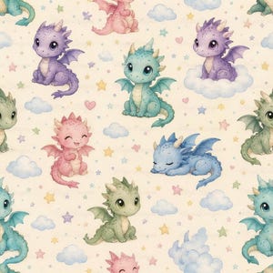 Könnte beinhalten: Ein sich wiederholendes Muster mit kleinen, bunten Drachen in den Farben Violett, Türkis, Rosa und Grün. Die Drachen sind sitzend, schlafend oder stehend zwischen weichen weißen Wolken, gelben Sternen sowie kleinen rosa und violetten Herzen dargestellt.