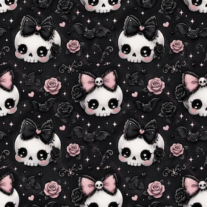 Può includere: Motivo ripetuto con teschi bianchi con grandi occhi, adornati con fiocchi e rose neri o rosa. Piccoli pipistrelli, cuori e stelle sono sparsi su uno sfondo nero, creando un'estetica gotica, ma carina.