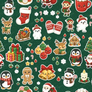 Könnte beinhalten: Ein dunkelgrünes Muster mit verschiedenen weihnachtlichen Aufklebern wie Schneemännern, Rentieren, Weihnachtsmännern, Elfen, Pinguinen, Lebkuchenmännern, Geschenken, Christbaumkugeln, Glocken, Fäustlingen und Zuckerstangen im niedlichen Stil.