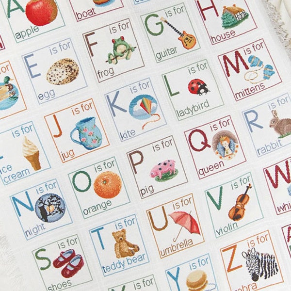 Alphabet Baby Sampler PDF Cross Stitch Pattern par Lucie Heaton