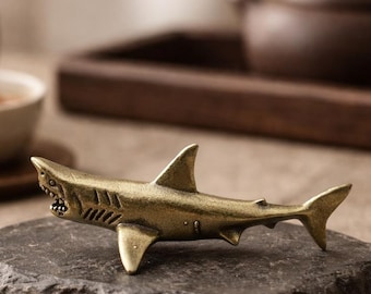 Figurine de requin en laiton massif - Déco de bureau animal rétro océan, ornement sculpture à collectionner