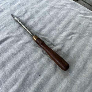 UNIQUE Vintage Carving Gouge/Chisel with Wooden Handle and Brass Ferrule, 10"