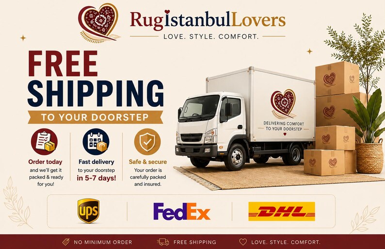 K&ouml;nnte beinhalten: Ein wei&szlig;er Lieferwagen neben einem Stapel Pappkartons mit dem RugistanbulLovers-Logo. Die Grafik enth&auml;lt Text mit dem Hinweis auf kostenlosen Versand bis an die Haust&uuml;r, heute bestellen, schnelle Lieferung in 5-7 Tagen und sicher.