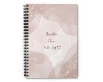 Atme Fluss ins Licht | Spiralnotizbuch - Liniert