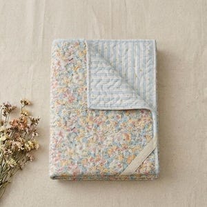 Floral Quilted Bedspread, Reversible Cottagecore Boho Blanket, Vintage Style Coverlet
