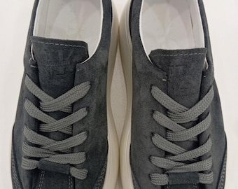 Handgemaakte hoge suède sneakers - grijze minimalistische Y2K-sneakers met EVA-platformzool van 5 cm