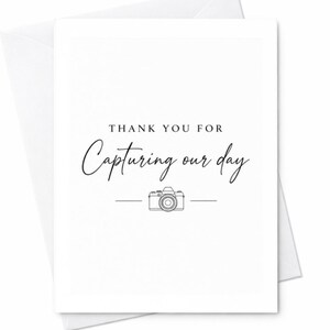 Bedankt voor het vastleggen van onze dag! Bedankkaartje voor de fotograaf! Bruidsfotografie bedankkaartje met camera-illustratie C3260