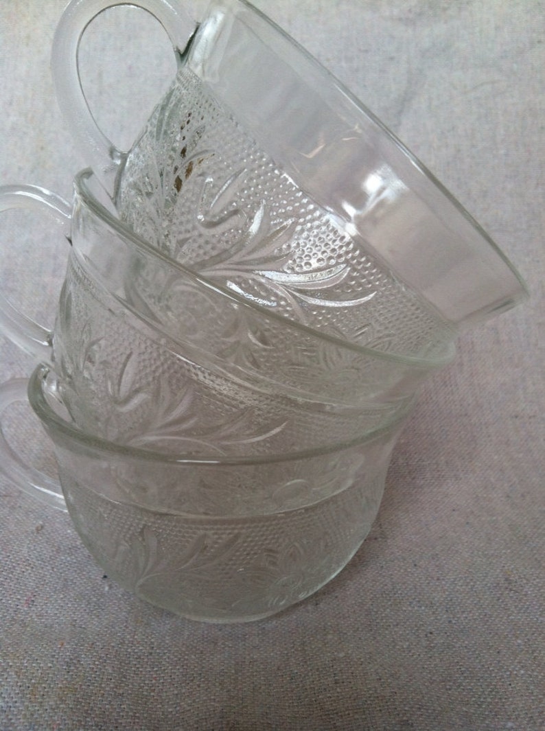 Vintage Pressed Glass Daisy Tea Cups Set of 3 Etsy