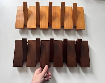 Perchero de pared de madera maciza de nogal y haya, con gancho magnético, organizador rústico para la entrada.