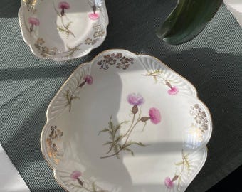 ヴィンテージ風花柄磁器製サービングセット（金色の装飾付き）｜ロマンチックなコテージスタイルのプレート｜エレガントなテーブルデコレーション