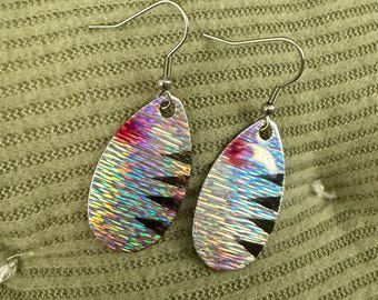 Pendientes con forma de cuchara de pesca - Ligeros, iridiscentes, plateados, rojos, negros, con ganchos de acero inoxidable quirúrgico.