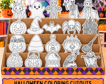 Puede incluir: Un expositor de cartón que contiene veinte recortes de papel en blanco y negro con temática de Halloween para colorear. Los diseños incluyen un gato, fantasma, momia, esqueleto, vampiro, calabaza, sombrero de bruja, murciélago, araña, casa encantada, dulces, poción, caldero, escoba, cupcake, lápida con el texto BOO, cuervo y espantapájaros.