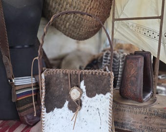 Bolso de hombro de piel de vaca, bolso estilo western forrado de gamuza con auténtica cornamenta de alce, bandolera de cuero con cordones hechos a mano, bolso boho sostenible.