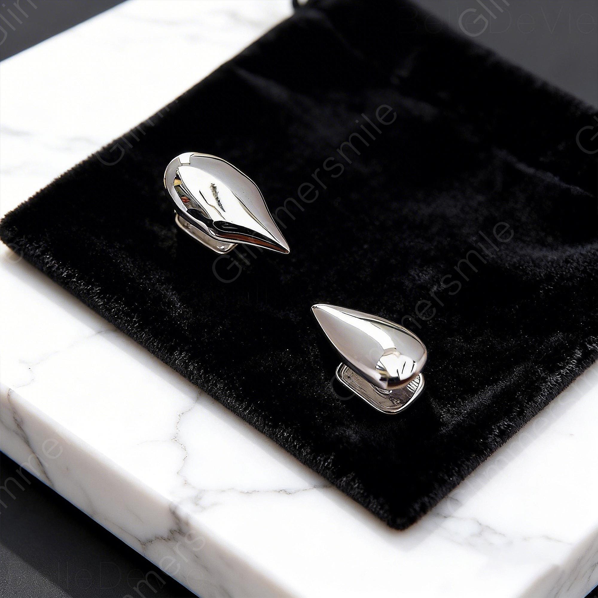 Gold Single Vampire Fang Grillz, 14K Plated Pointed Canine Caps, Hip ...